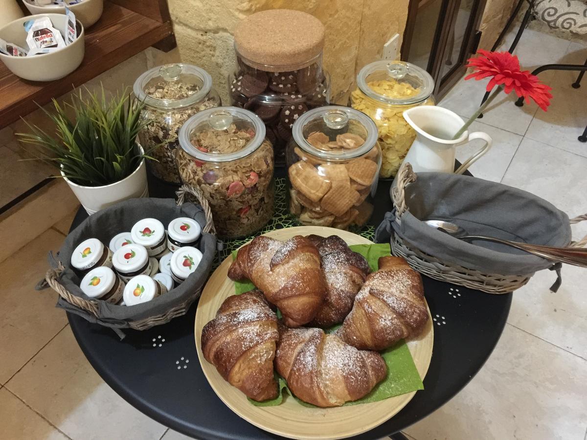 Il Pomo Bianco Acomodação com café da manhã Qala Exterior foto